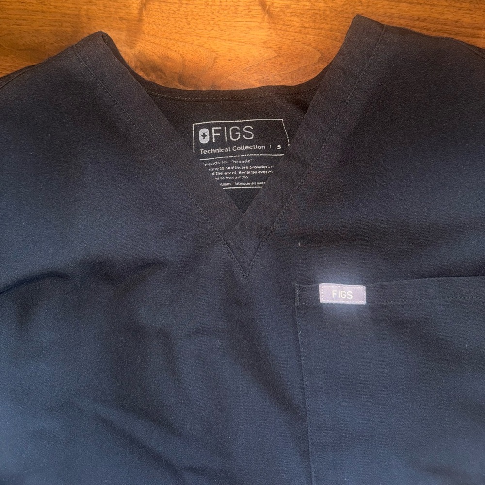 Figs black Scrub Top